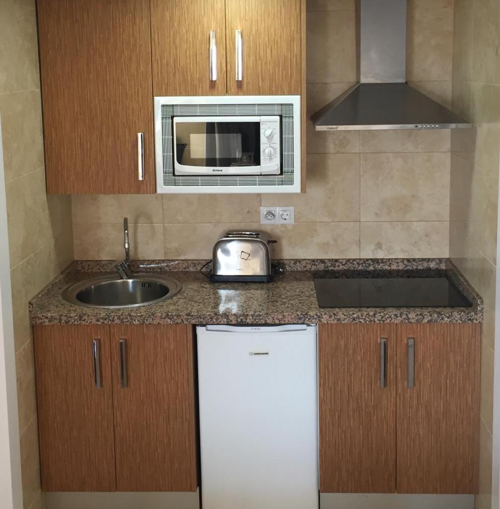 Apartahotel Chinasol Con Parking Y Desayuno Альмуньекар Экстерьер фото