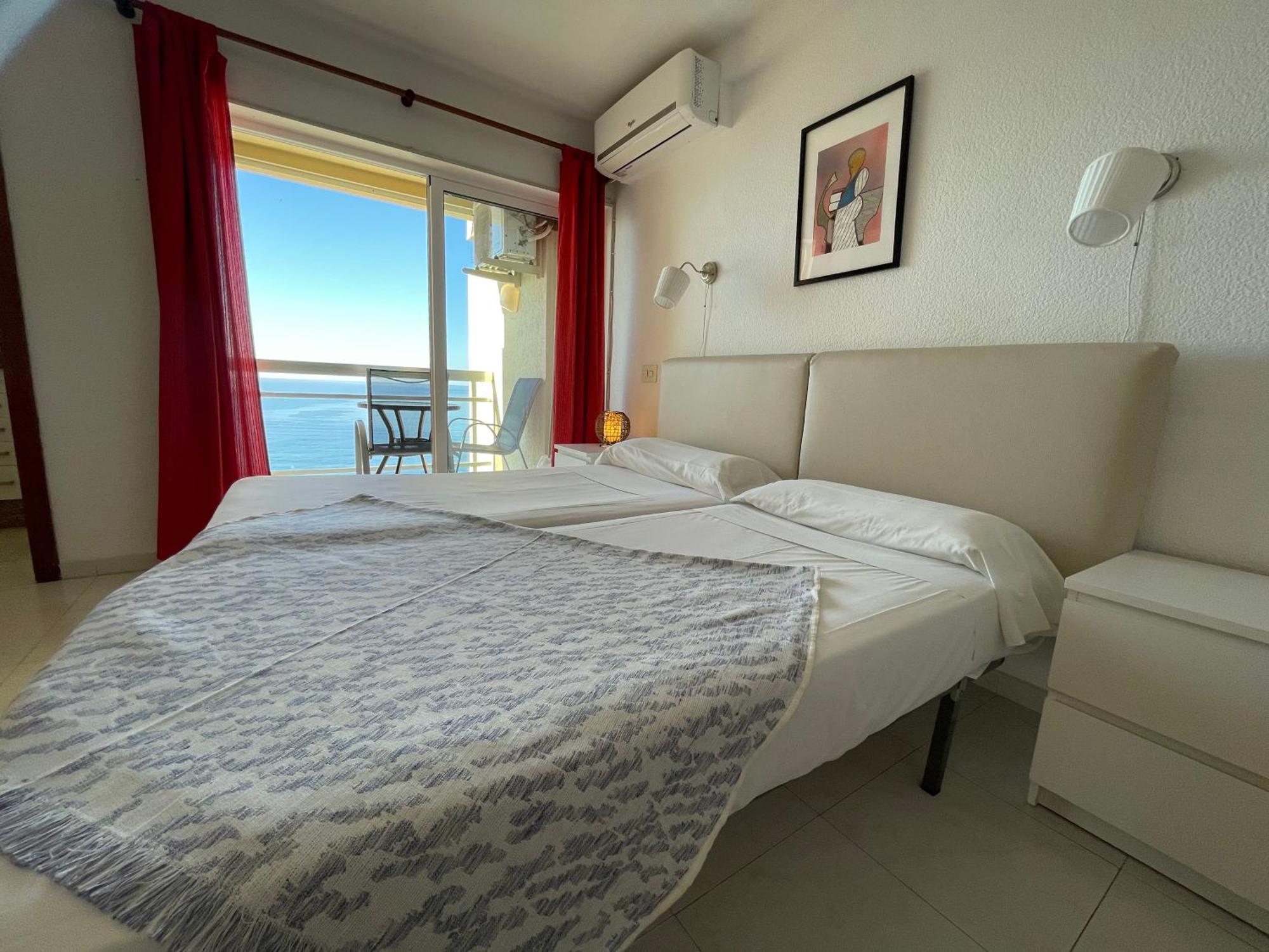 Apartahotel Chinasol Con Parking Y Desayuno Альмуньекар Экстерьер фото