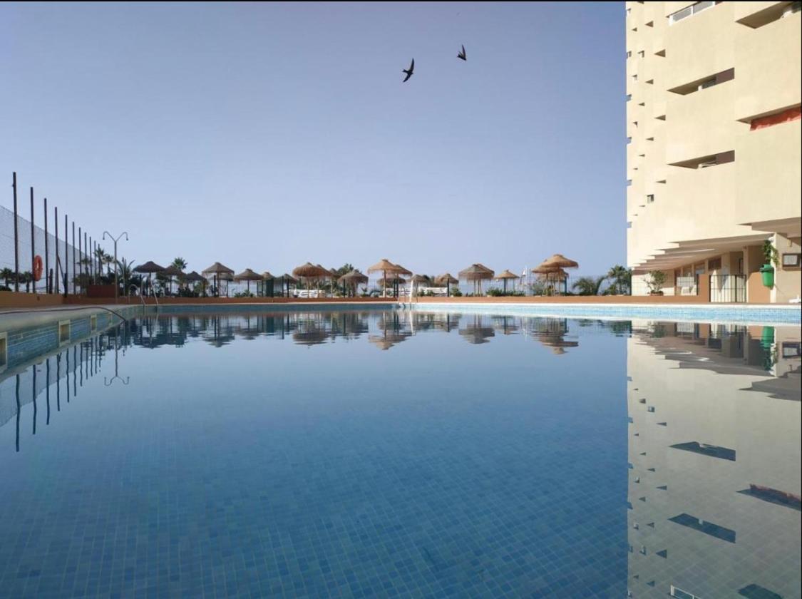 Apartahotel Chinasol Con Parking Y Desayuno Альмуньекар Экстерьер фото
