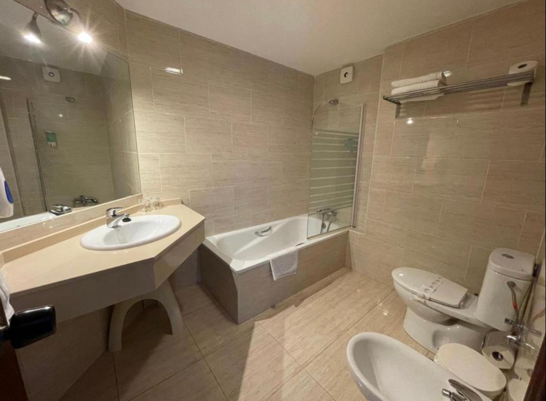 Apartahotel Chinasol Con Parking Y Desayuno Альмуньекар Экстерьер фото