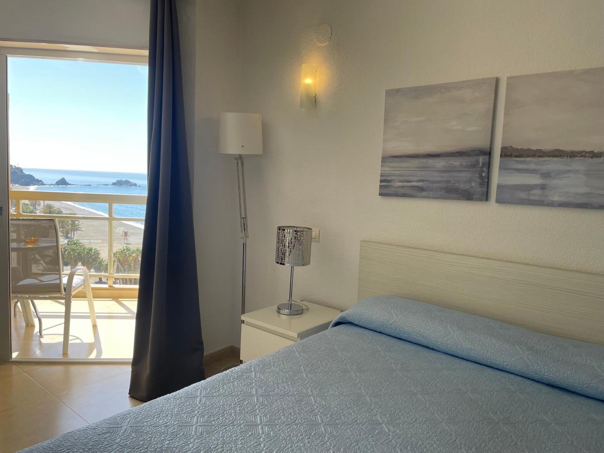 Apartahotel Chinasol Con Parking Y Desayuno Альмуньекар Экстерьер фото